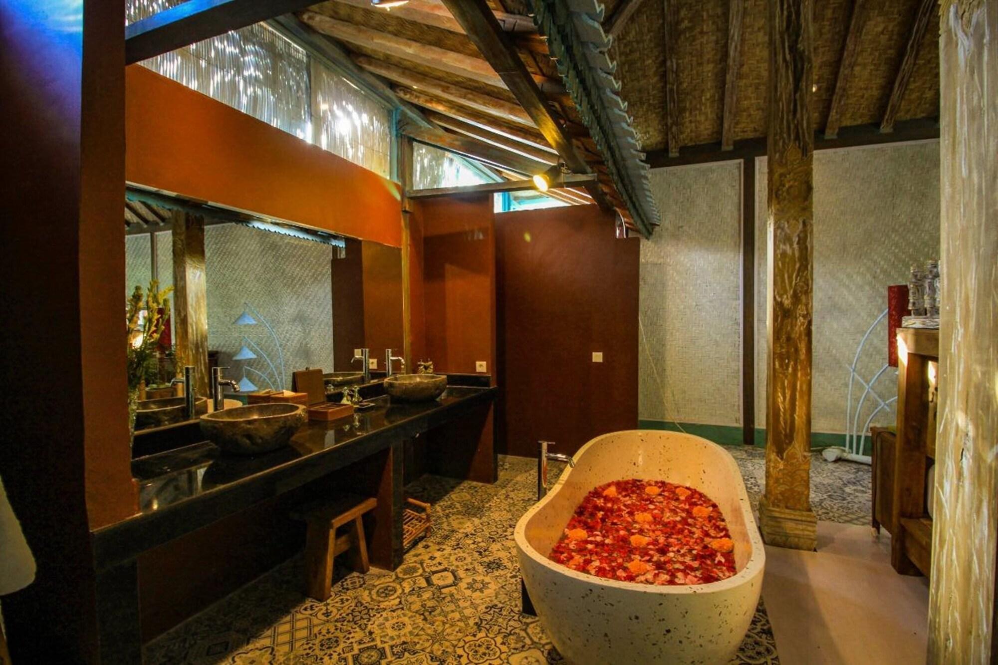 Kupu Kupu Jimbaran Beach Club & Spa By Loccitane Esterno foto